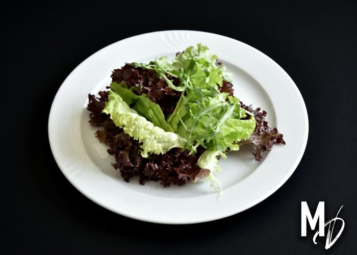 Grüner saisonaler Salat